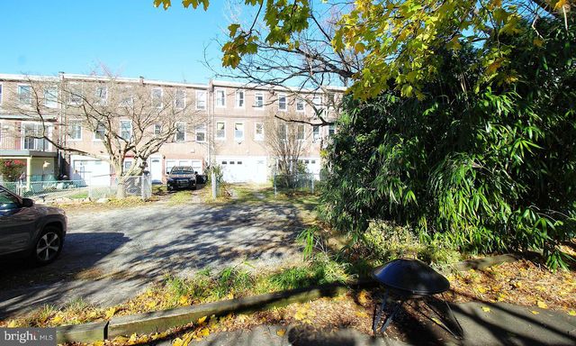 256 ROCHELLE AVE, Philadelphia, PA 19128