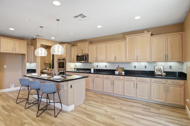 655 Mono St, Manteca, CA 95337