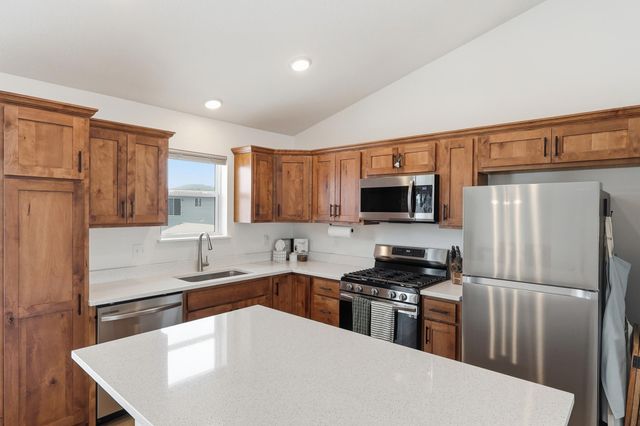 515 Winkler Trail N, Cologne, MN 55322