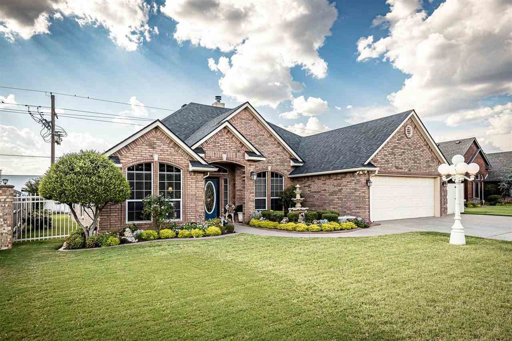 1210 NW Norwick Ave, Lawton, OK 73505