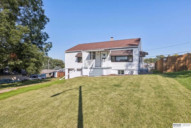 4460 Hillsdale Avenue, Omaha, NE 68107
