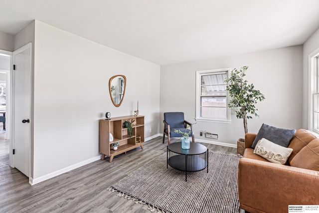 4460 Hillsdale Avenue, Omaha, NE 68107