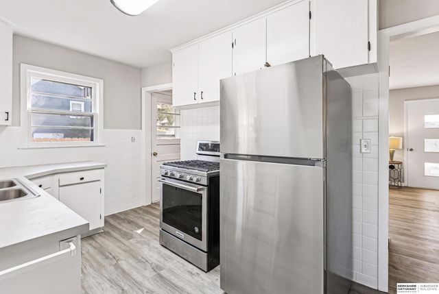 4460 Hillsdale Avenue, Omaha, NE 68107