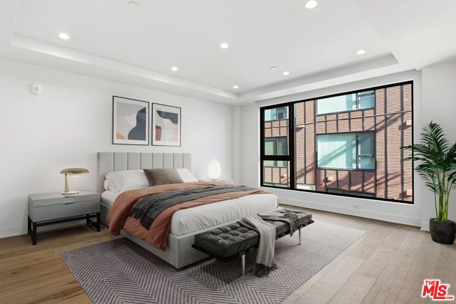 725 N Croft Avenue 302, Los Angeles, CA 90069