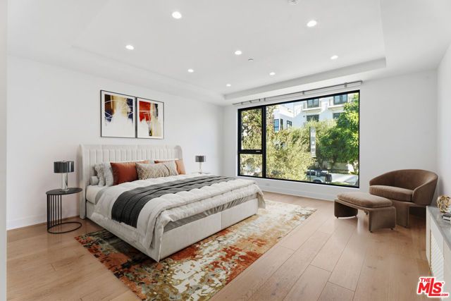 725 N Croft Avenue 302, Los Angeles, CA 90069