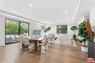 725 N Croft Avenue 302, Los Angeles, CA 90069