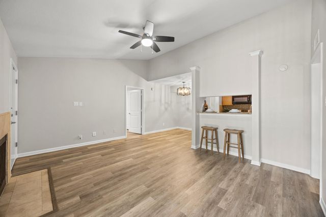 3204 Menchaca RD 104, Austin, TX 78704