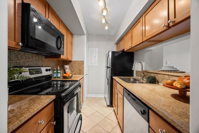 3204 Menchaca RD 104, Austin, TX 78704