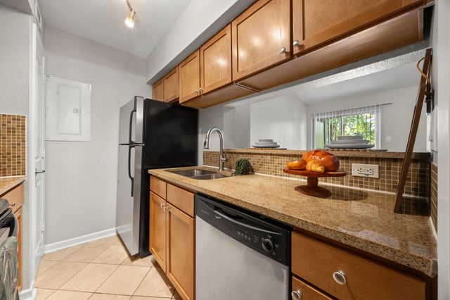 3204 Menchaca RD 104, Austin, TX 78704