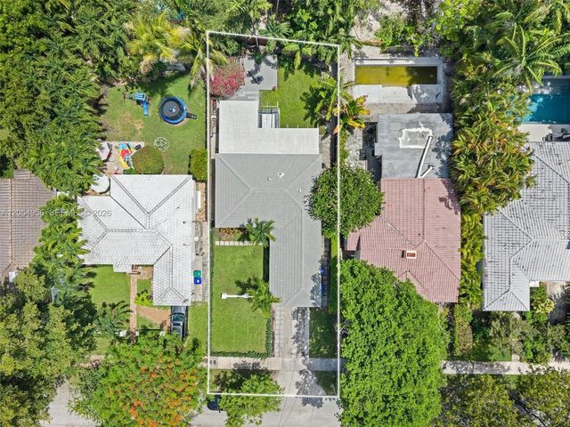 784 NE 71st St, Miami, FL 33138