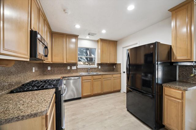 12128 La Salle River Road, Conroe, TX 77304