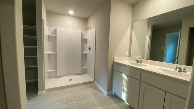 521 MARSH Street, Cleburne, TX 76033