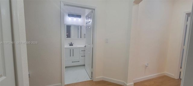 11476 NW 77th Ln, Doral, FL 33178