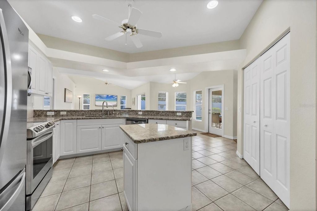 Image 18 of property listing at 931 PIEDMONT ROAD, Venice, FL 34293