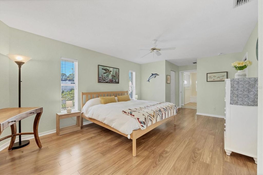 Image 28 of property listing at 931 PIEDMONT ROAD, Venice, FL 34293