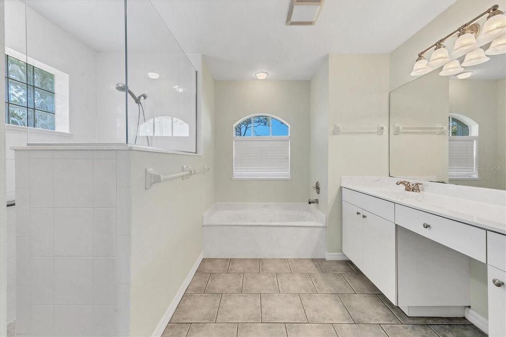 Image 29 of property listing at 931 PIEDMONT ROAD, Venice, FL 34293