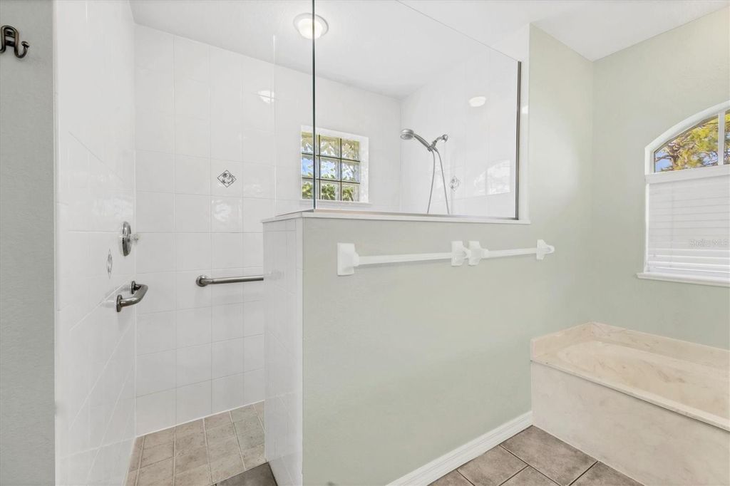 Image 30 of property listing at 931 PIEDMONT ROAD, Venice, FL 34293