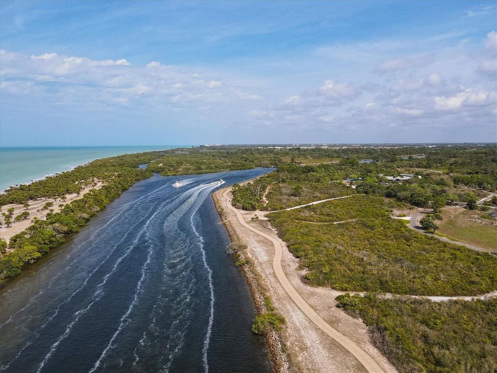 Image 44 of property listing at 931 PIEDMONT ROAD, Venice, FL 34293