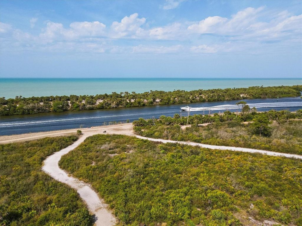 Image 47 of property listing at 931 PIEDMONT ROAD, Venice, FL 34293