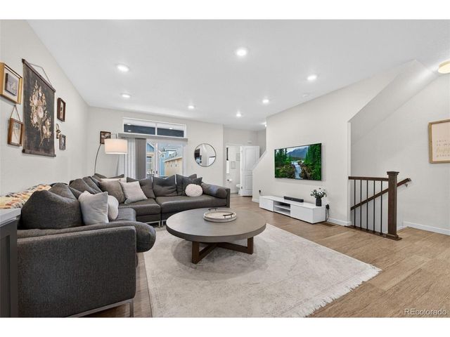 2855 S Fox Ct, Englewood, CO 80110