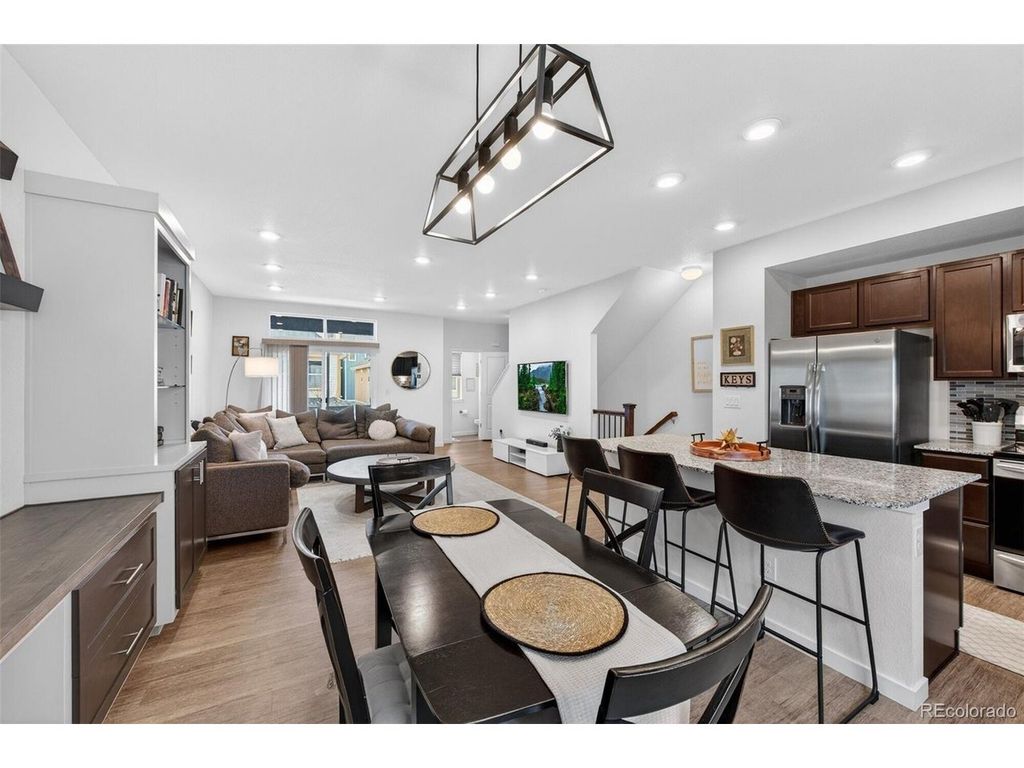 2855 S Fox Ct, Englewood, CO 80110