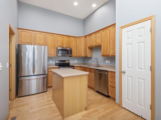 4871 Woodland Avenue, Shakopee, MN 55379