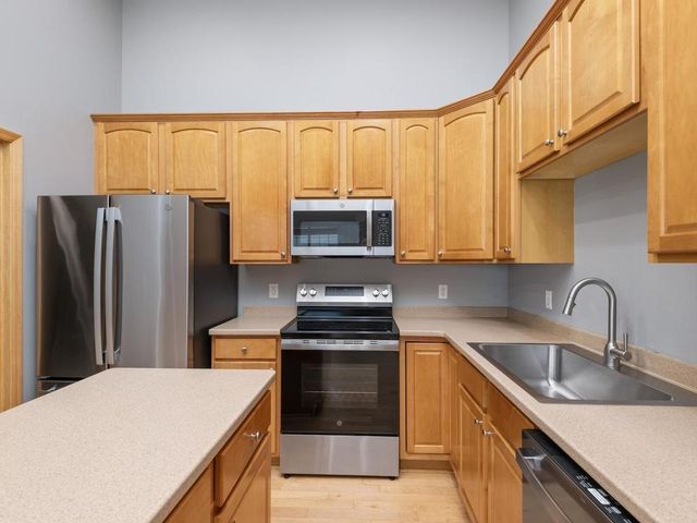 4871 Woodland Avenue, Shakopee, MN 55379
