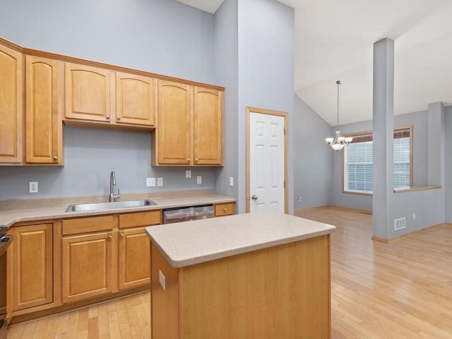 4871 Woodland Avenue, Shakopee, MN 55379