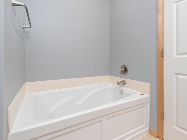 4871 Woodland Avenue, Shakopee, MN 55379