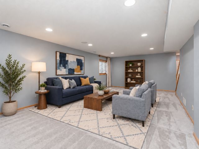 4871 Woodland Avenue, Shakopee, MN 55379