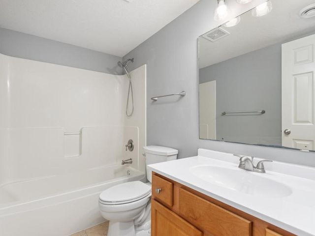 4871 Woodland Avenue, Shakopee, MN 55379