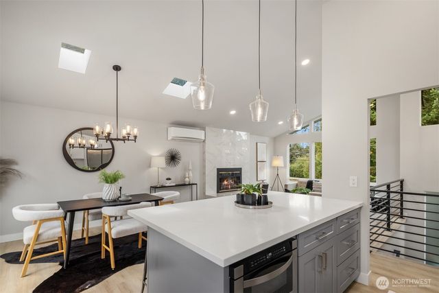 6008 116th Ave NE, Kirkland, WA 98033