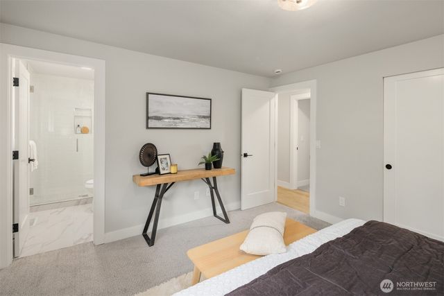 6008 116th Ave NE, Kirkland, WA 98033