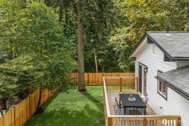 6008 116th Ave NE, Kirkland, WA 98033
