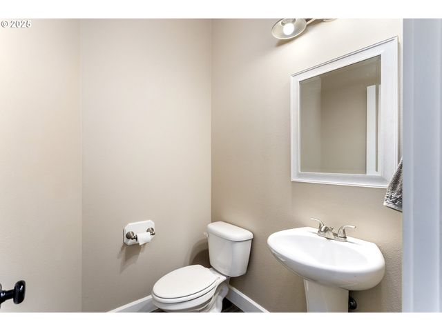 124 Ne MEGAN Dr, Estacada, OR 97023