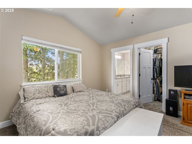 124 Ne MEGAN Dr, Estacada, OR 97023