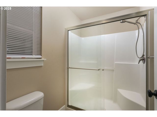 124 Ne MEGAN Dr, Estacada, OR 97023