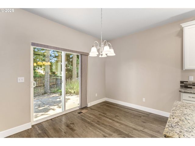 124 Ne MEGAN Dr, Estacada, OR 97023
