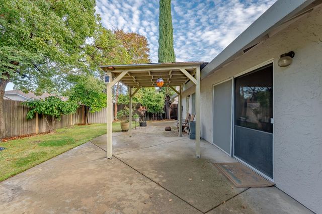 5756 River Run Cir, Rocklin, CA 95765