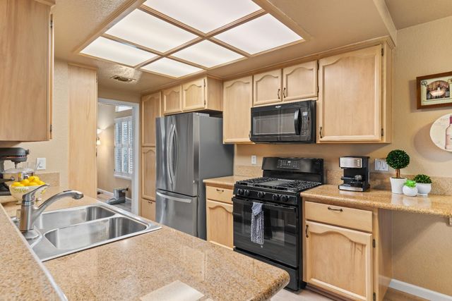 5756 River Run Cir, Rocklin, CA 95765