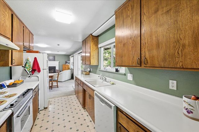 4770 Garden Ct, Auburn, CA 95602