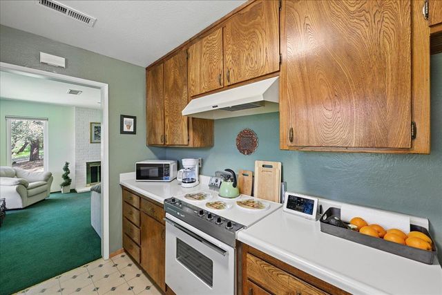 4770 Garden Ct, Auburn, CA 95602