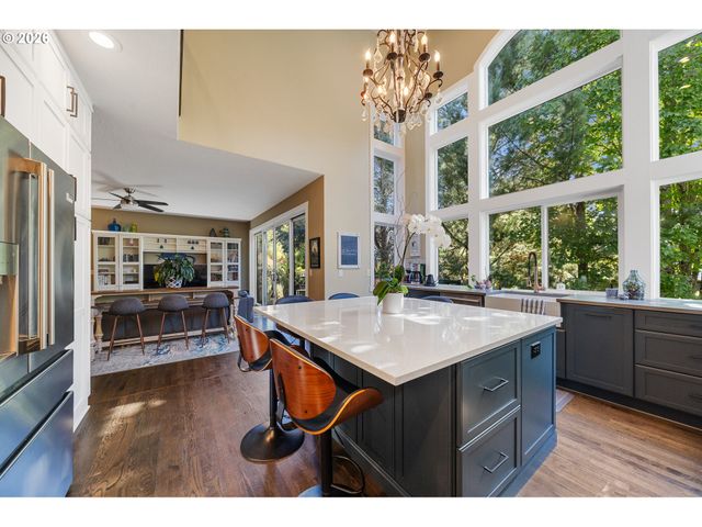 25619 CHERYL Dr, West Linn, OR 97068