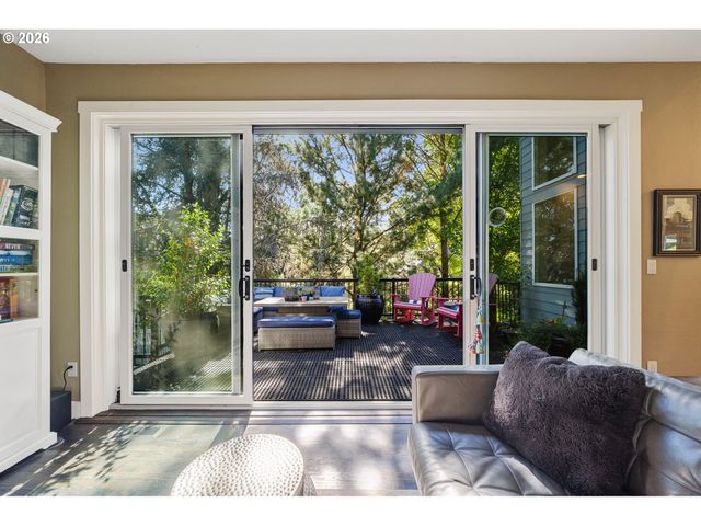 25619 CHERYL Dr, West Linn, OR 97068