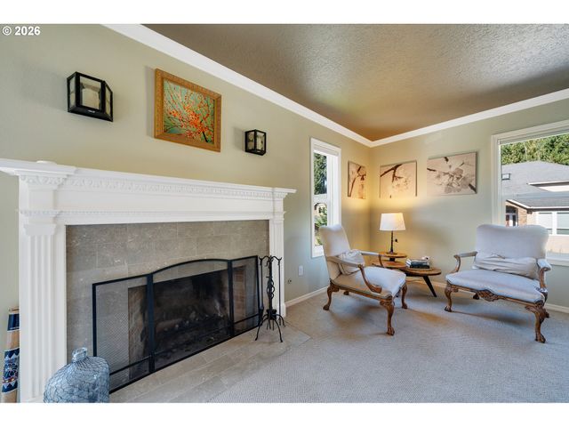 25619 CHERYL Dr, West Linn, OR 97068