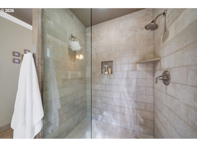 25619 CHERYL Dr, West Linn, OR 97068