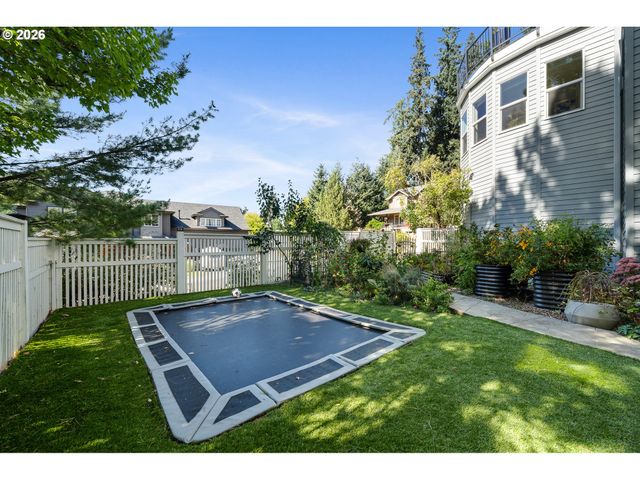 25619 CHERYL Dr, West Linn, OR 97068