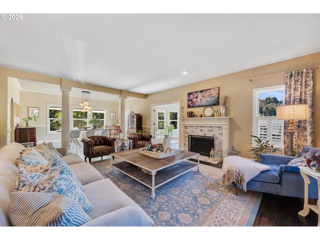 25619 CHERYL Dr, West Linn, OR 97068