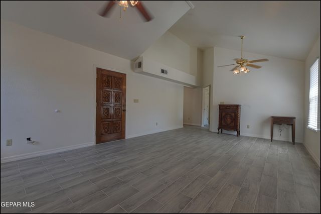 129 Torrey Pines Drive, Santa Teresa, NM 88008