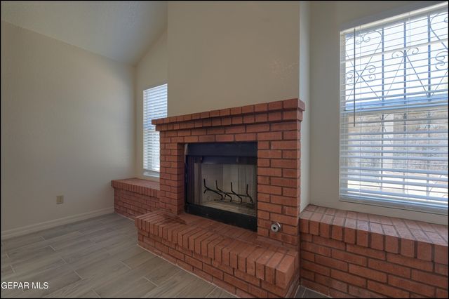 129 Torrey Pines Drive, Santa Teresa, NM 88008